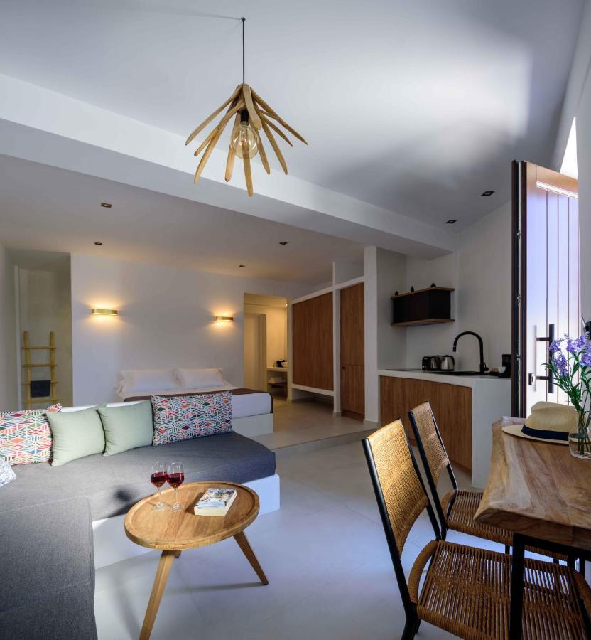 Ryolithos Suites Foinikiá Exteriör bild